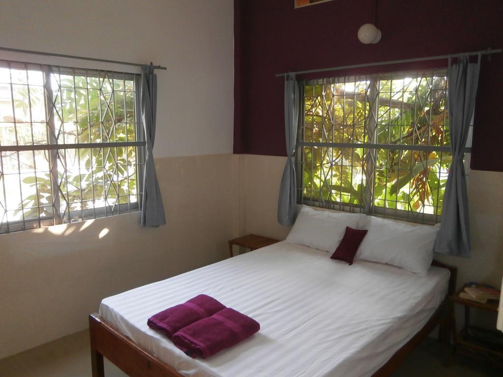 Bandini'S Hotel Kampot Habitación foto